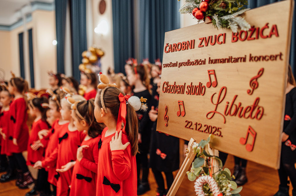 Glazbeni studio Libreto priredio humanitarni koncert Čarobni zvuci Božića Glazbeni studio Libreto priredio humanitarni koncert Čarobni zvuci Božića