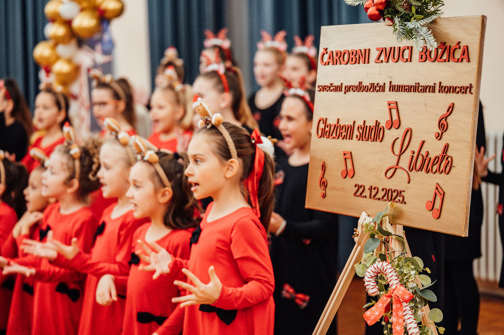 Glazbeni studio Libreto priredio humanitarni koncert Čarobni zvuci Božića Glazbeni studio Libreto priredio humanitarni koncert Čarobni zvuci Božića