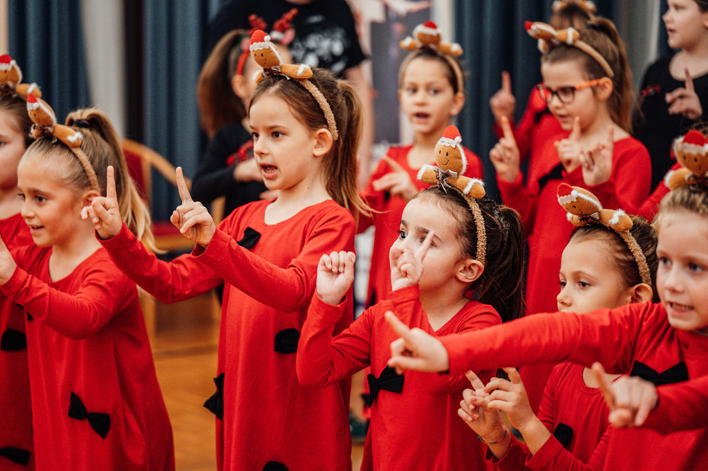 Glazbeni studio Libreto priredio humanitarni koncert Čarobni zvuci Božića Glazbeni studio Libreto priredio humanitarni koncert Čarobni zvuci Božića