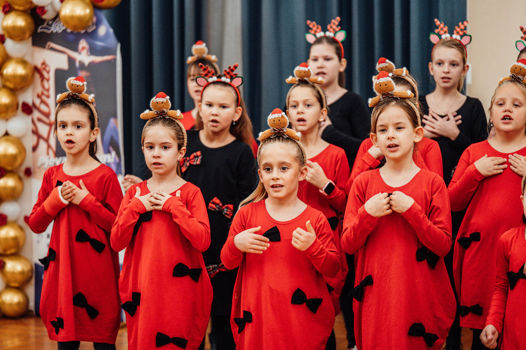Glazbeni studio Libreto priredio humanitarni koncert Čarobni zvuci Božića Glazbeni studio Libreto priredio humanitarni koncert Čarobni zvuci Božića