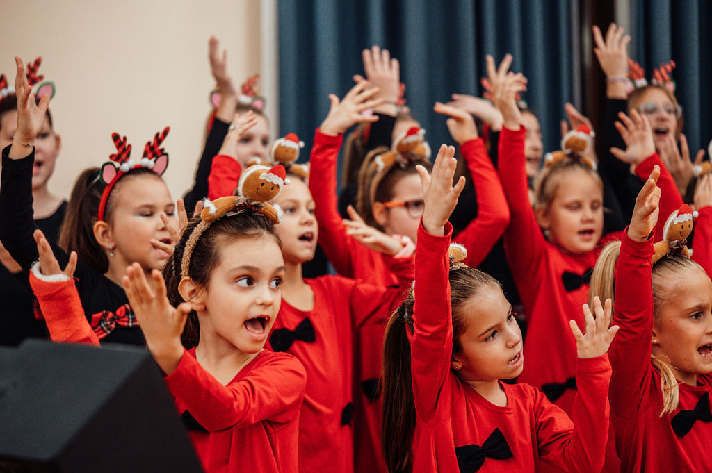 Glazbeni studio Libreto priredio humanitarni koncert Čarobni zvuci Božića Glazbeni studio Libreto priredio humanitarni koncert Čarobni zvuci Božića