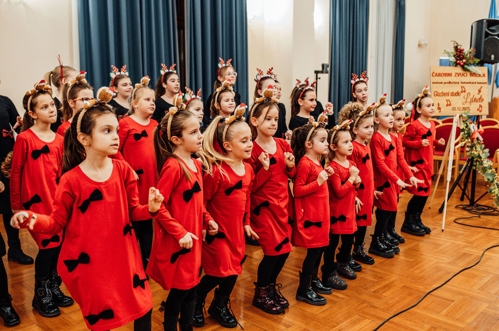 Glazbeni studio Libreto priredio humanitarni koncert Čarobni zvuci Božića Glazbeni studio Libreto priredio humanitarni koncert Čarobni zvuci Božića