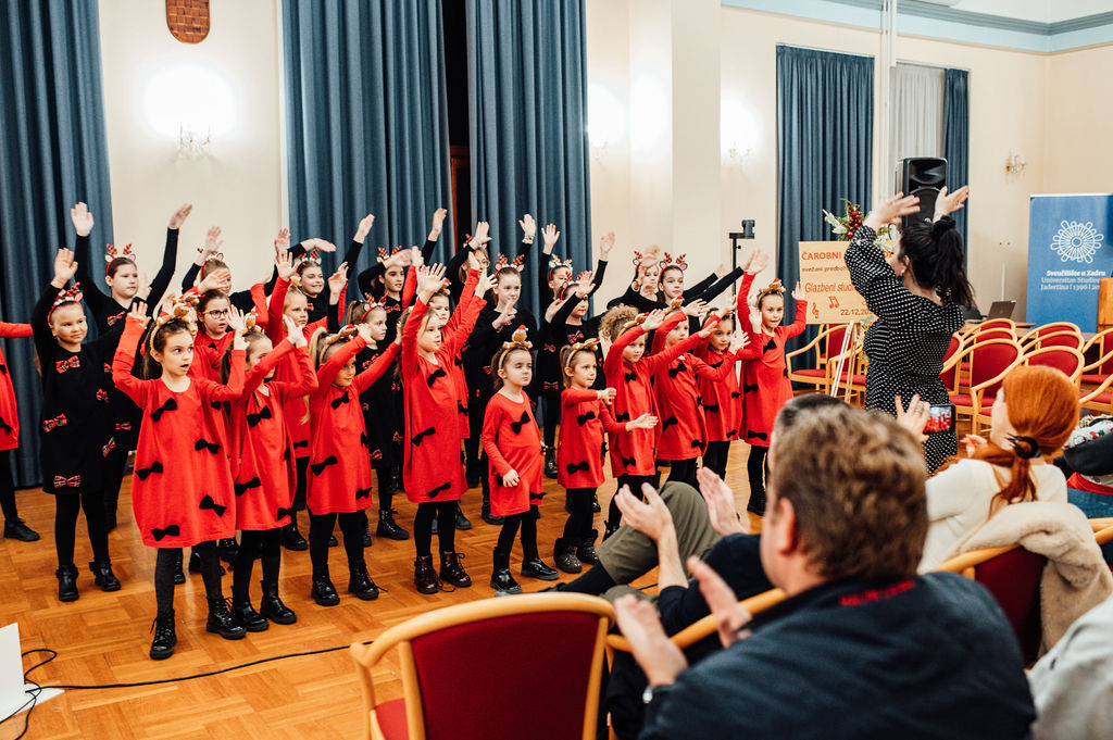 Glazbeni studio Libreto priredio humanitarni koncert Čarobni zvuci Božića Glazbeni studio Libreto priredio humanitarni koncert Čarobni zvuci Božića