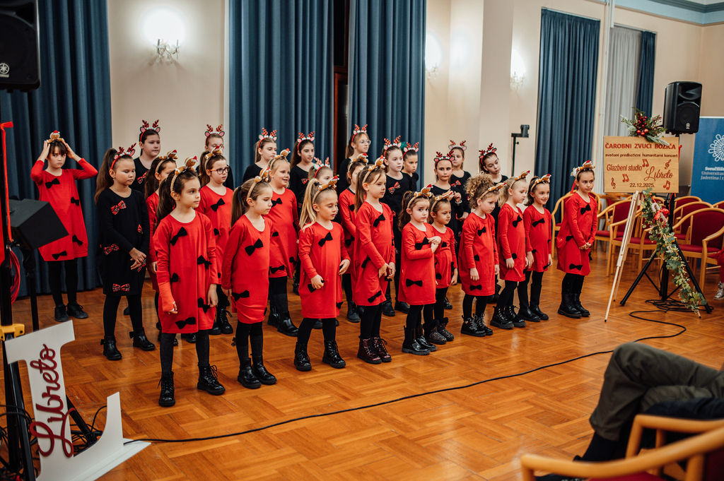 Glazbeni studio Libreto priredio humanitarni koncert Čarobni zvuci Božića Glazbeni studio Libreto priredio humanitarni koncert Čarobni zvuci Božića