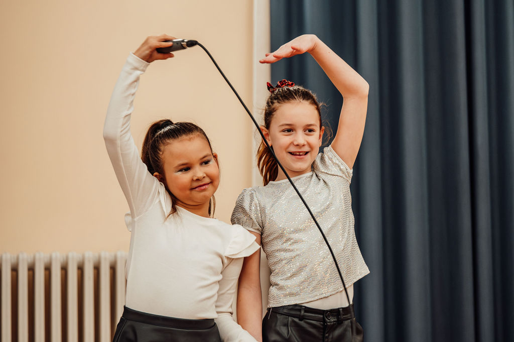 Glazbeni studio Libreto priredio humanitarni koncert Čarobni zvuci Božića Glazbeni studio Libreto priredio humanitarni koncert Čarobni zvuci Božića