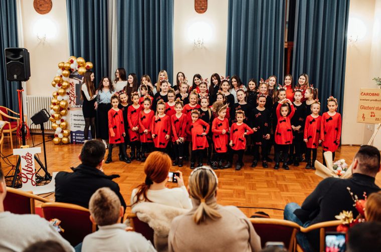 Glazbeni studio Libreto priredio humanitarni koncert Čarobni zvuci Božića Glazbeni studio Libreto priredio humanitarni koncert Čarobni zvuci Božića