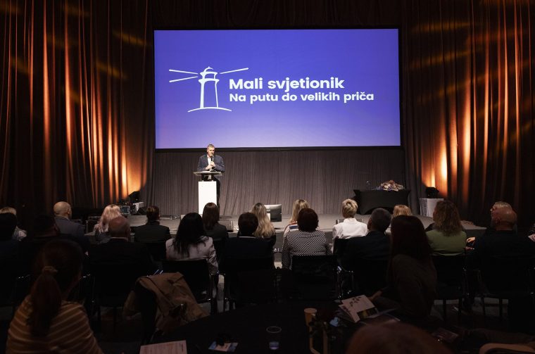 Mali-svjetionik-760×503