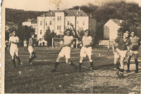Obrovčani u akciji pred protivničkim golom, davne 1932. Obrovac slavi 100 godina nogometa: Stiže knjiga koja otkriva pravi “nogometni gen”