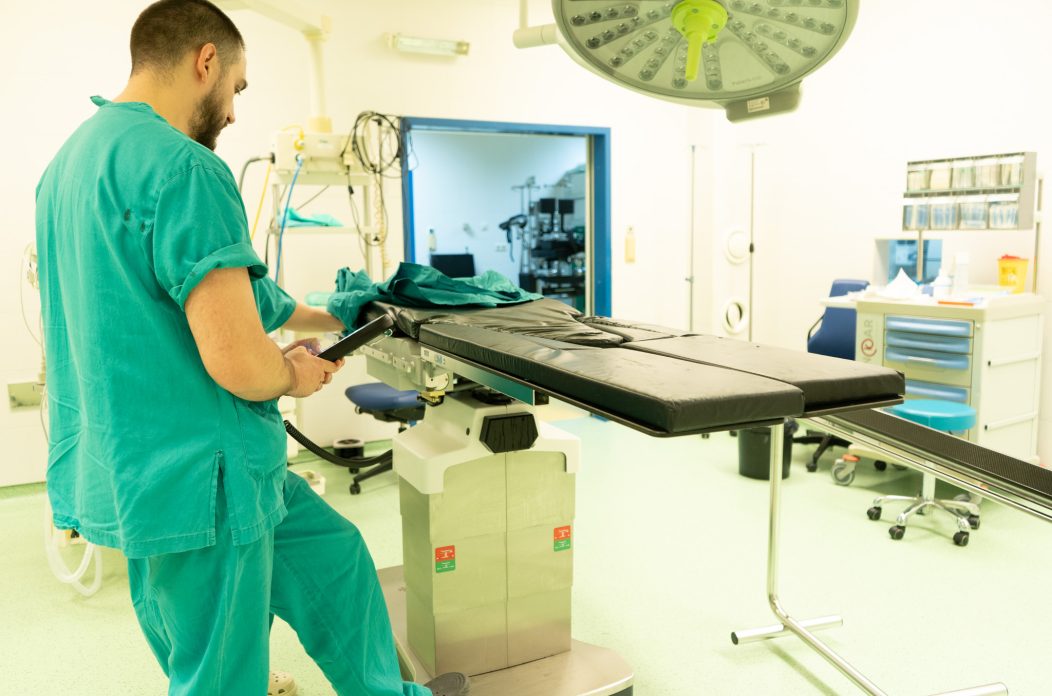 Odjel za ortopediju i traumatologiju dobio novi operacijski stol (2)