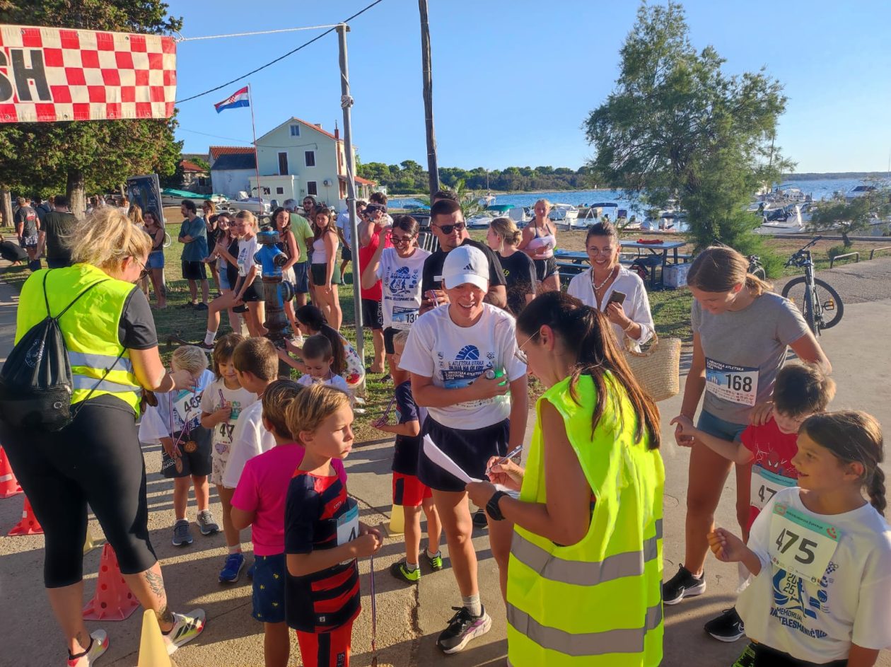 Oluja na Olibu- atmosfera Oluja na Olibu- atmosfera