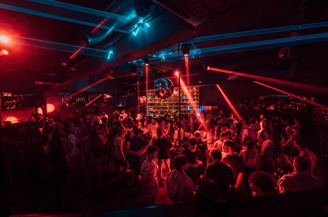 Opera arhivska foto Blasterjaxx