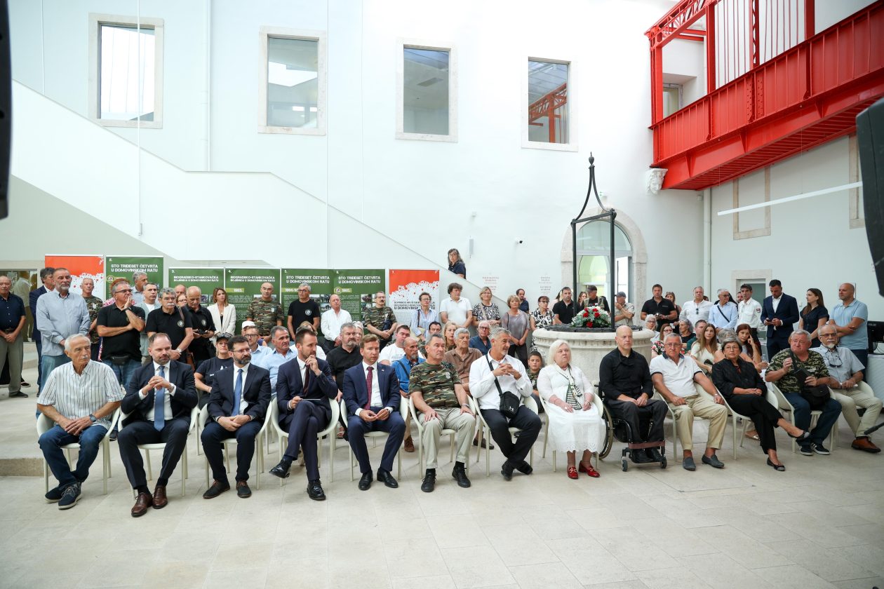 Otvorena izložba U SPOMEN NA OLUJU (12)