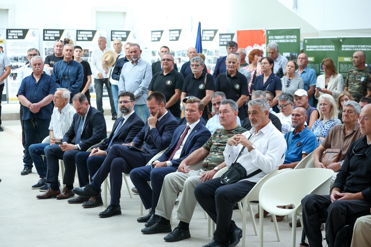 Otvorena izložba U SPOMEN NA OLUJU (14)