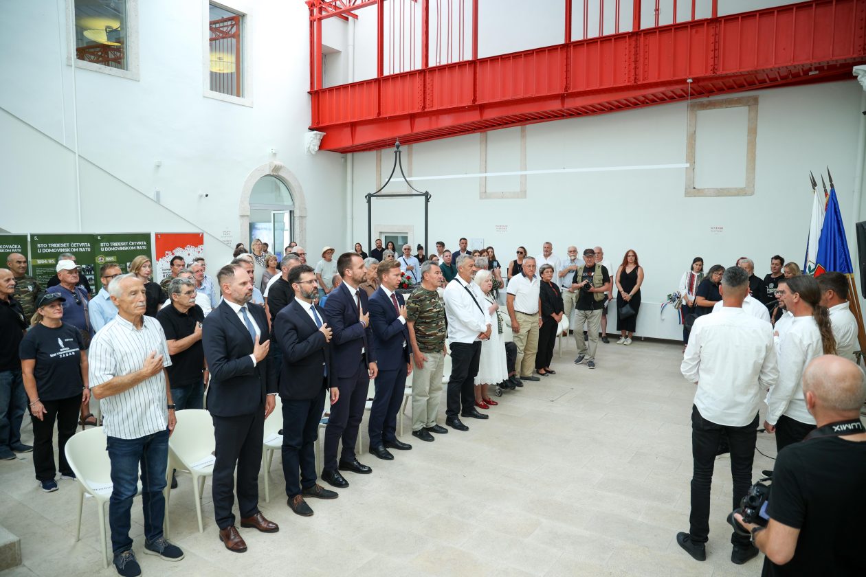 Otvorena izložba U SPOMEN NA OLUJU (9)