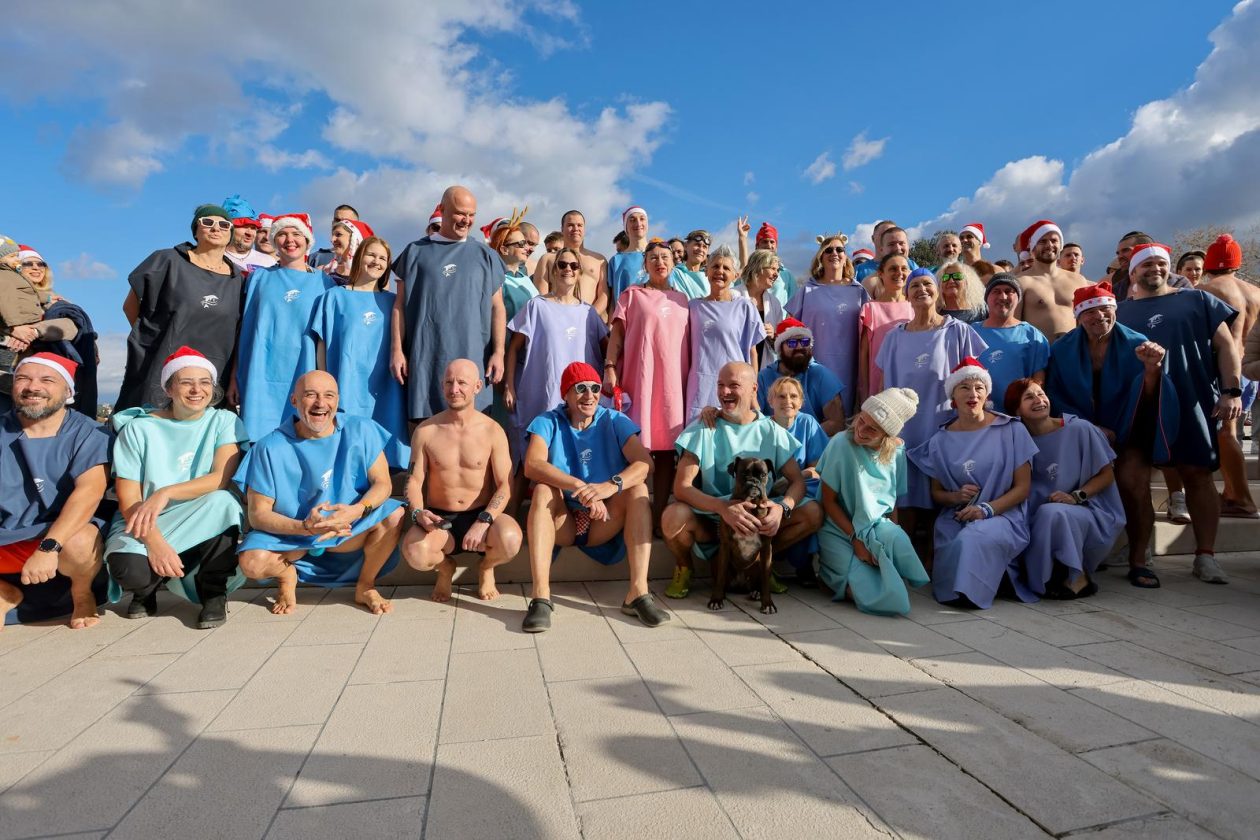 Zadar: Novogodišnje kupanje na Morskim orguljama