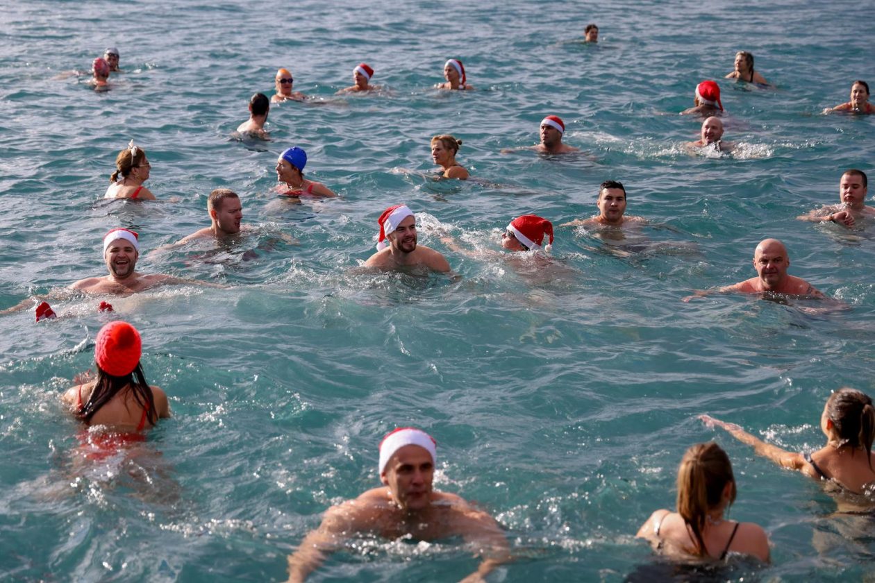 Zadar: Novogodišnje kupanje na Morskim orguljama