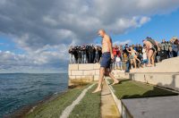 Zadar: Novogodišnje kupanje na Morskim orguljama