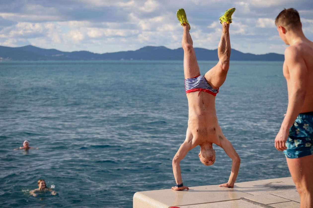 Zadar: Novogodišnje kupanje na Morskim orguljama