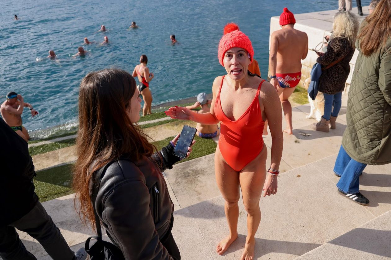 Zadar: Novogodišnje kupanje na Morskim orguljama
