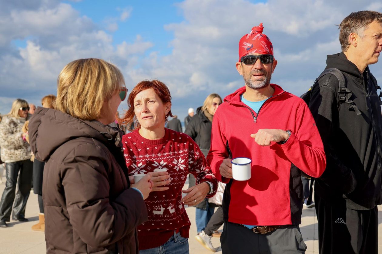 Zadar: Novogodišnje kupanje na Morskim orguljama
