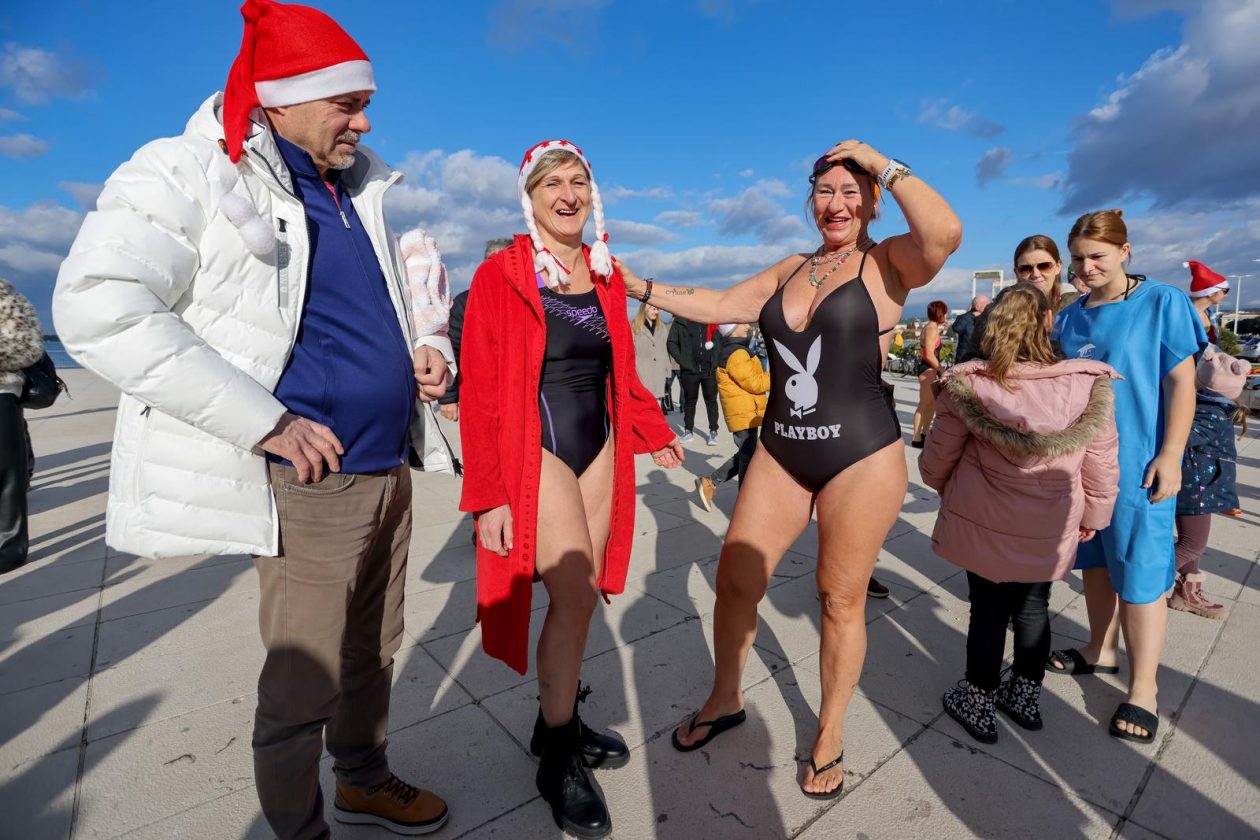 Zadar: Novogodišnje kupanje na Morskim orguljama