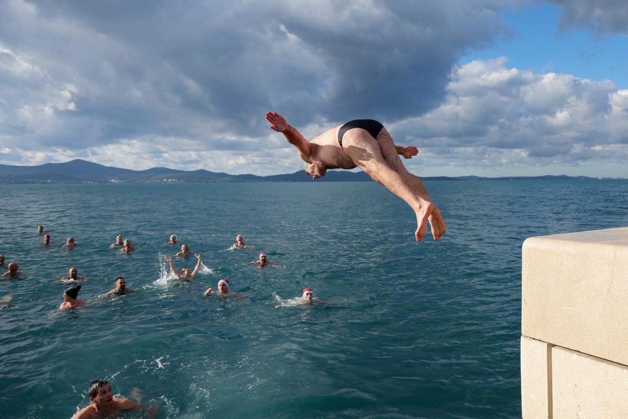 Zadar: Novogodišnje kupanje na Morskim orguljama