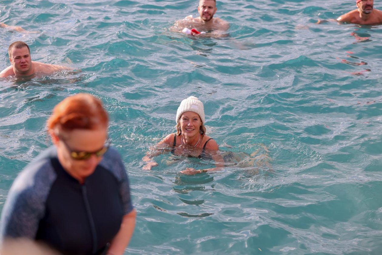 Zadar: Novogodišnje kupanje na Morskim orguljama