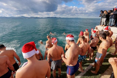 Zadar: Novogodišnje kupanje na Morskim orguljama Zadar: Novogodišnje kupanje na Morskim orguljama