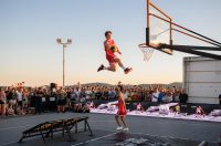Europska turneja Skechers – Own the Court @ Pozdrav suncu