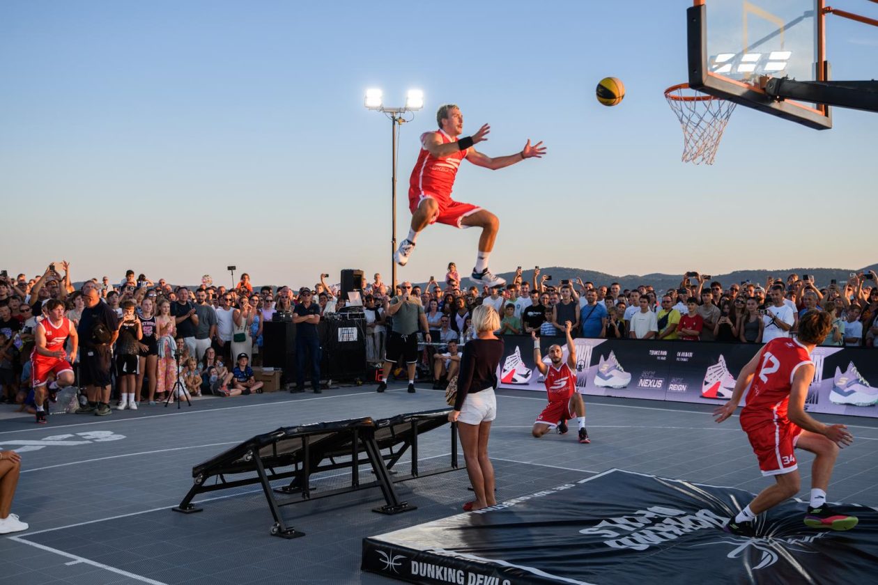 Europska turneja Skechers – Own the Court @ Pozdrav suncu
