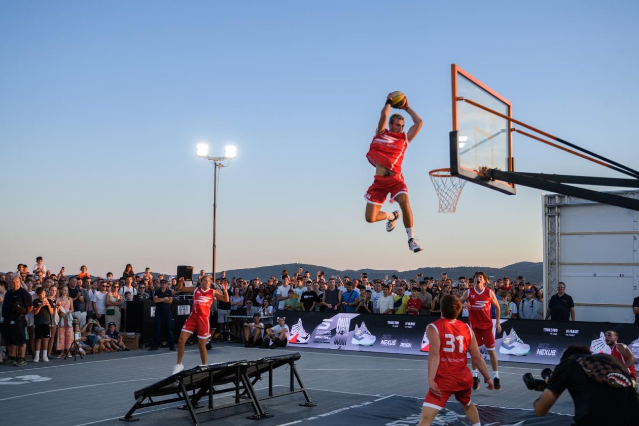 Europska turneja Skechers – Own the Court @ Pozdrav suncu