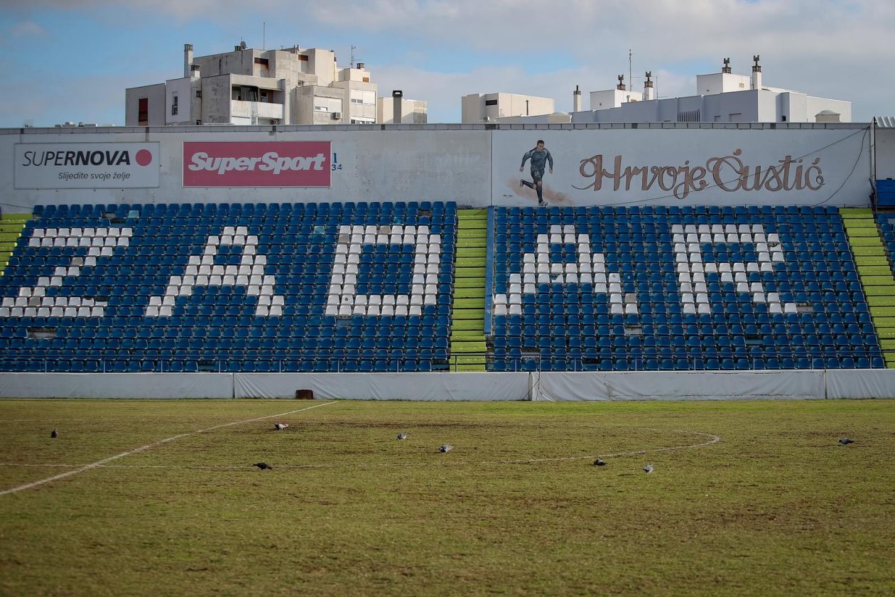 Stadion na Stanovima ostao bez dijela sjedalica i bez semafora