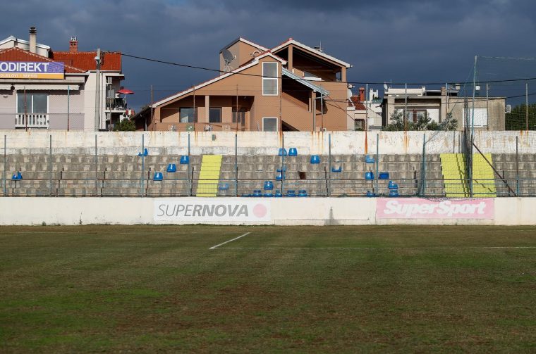 Zadar: Stadion na Stanovima ostao bez dijela sjedalica i bez semafora