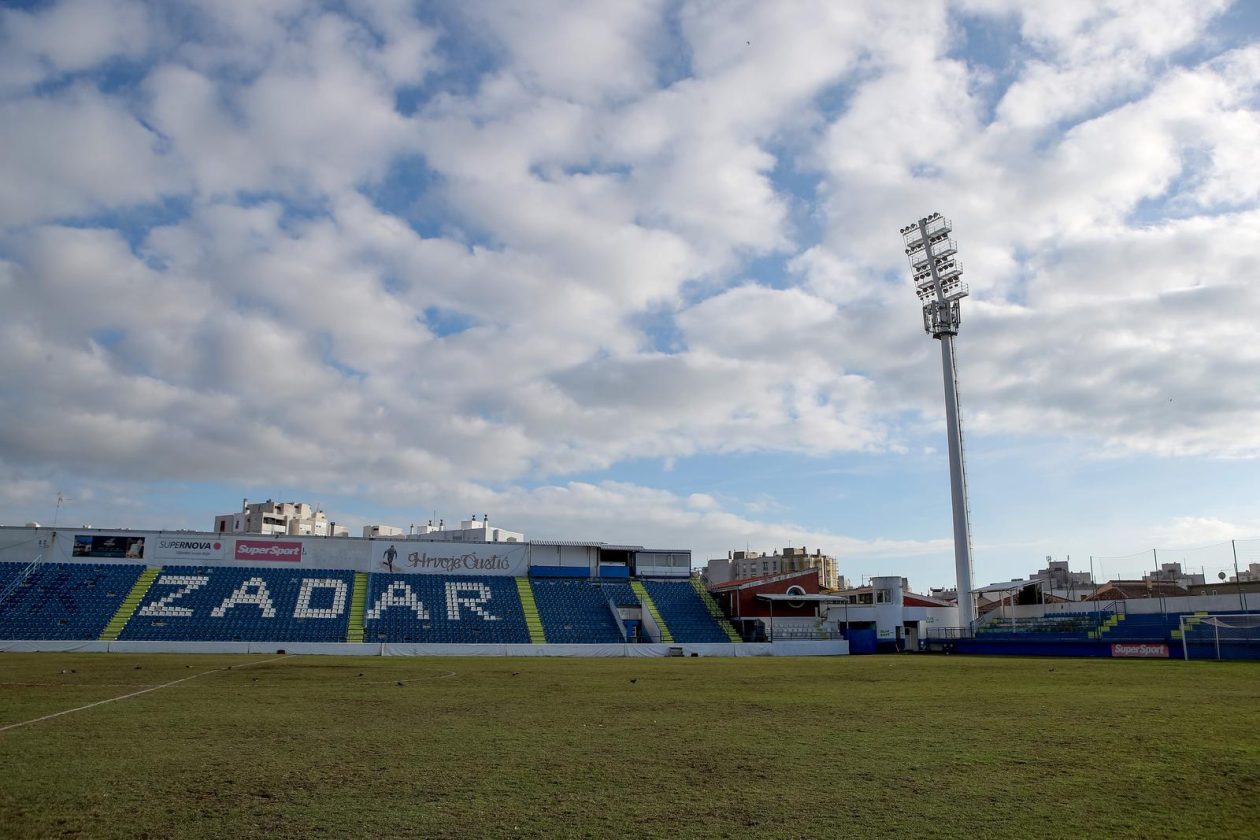 Stadion na Stanovima ostao bez dijela sjedalica i bez semafora