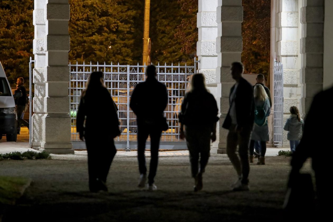 Zadar: Večernji pogled na Gradsko groblje na blagdan Svih svetih
