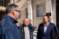 Podjela besplatnih zastava na Narodnom trgu