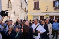 Podjela besplatnih zastava na Narodnom trgu