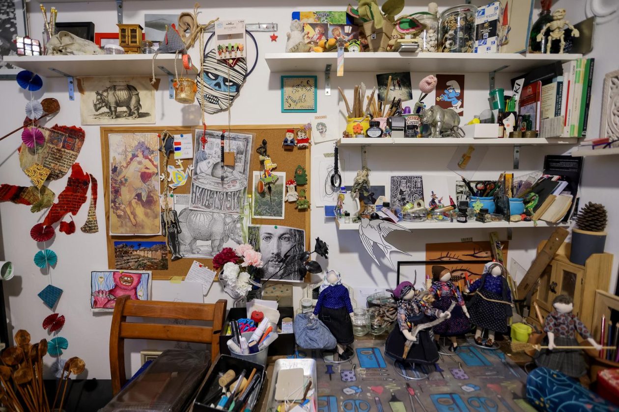 Zadar: Slikarica Bojana Vukojević izrađuje lutkice koje čuvaju duh Podvelebita