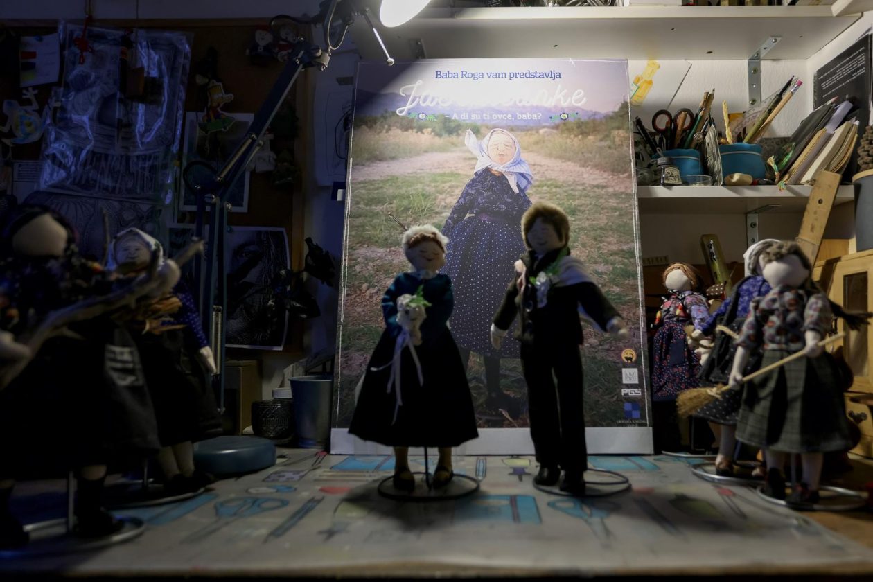 Zadar: Slikarica Bojana Vukojević izrađuje lutkice koje čuvaju duh Podvelebita