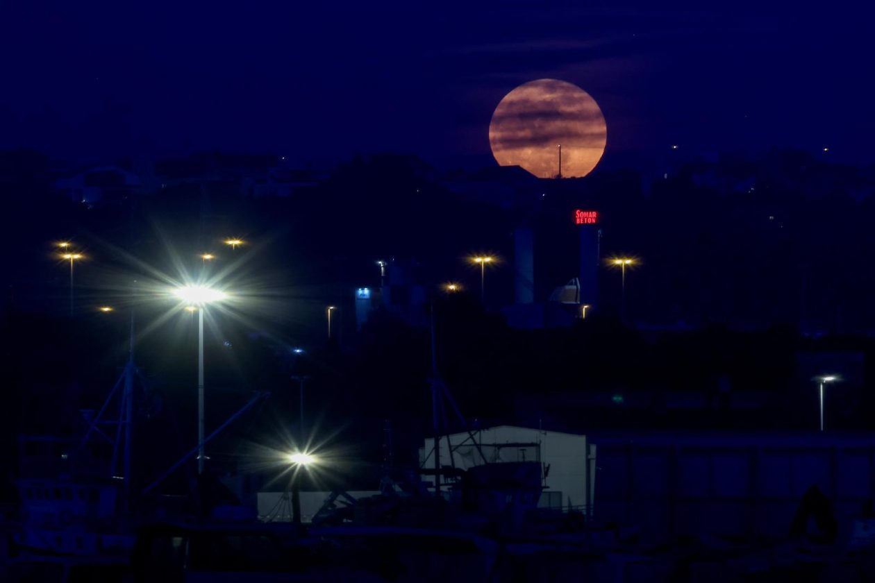Zadar: Pun mjesec nad lukom Gaženica