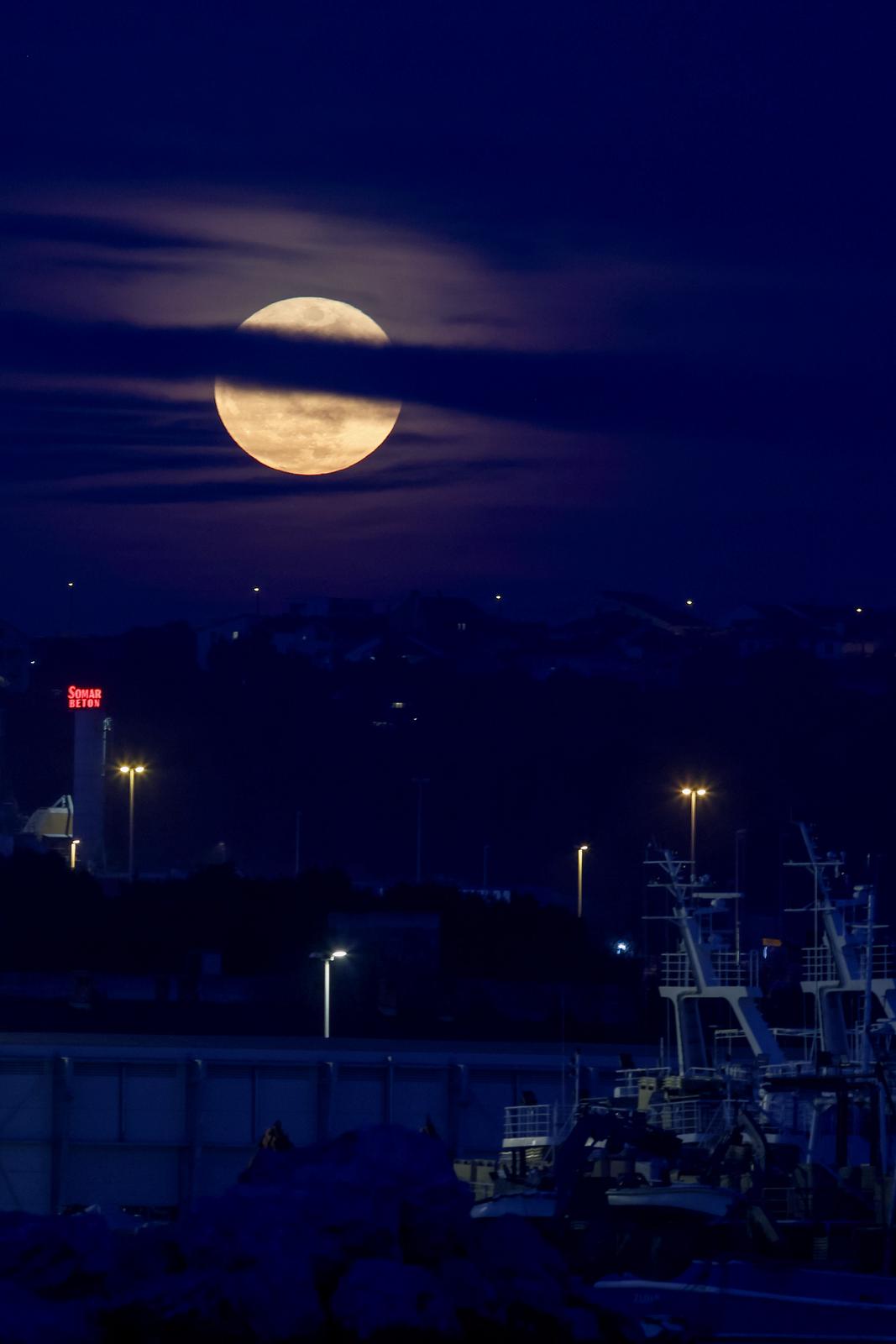 Zadar: Pun mjesec nad lukom Gaženica