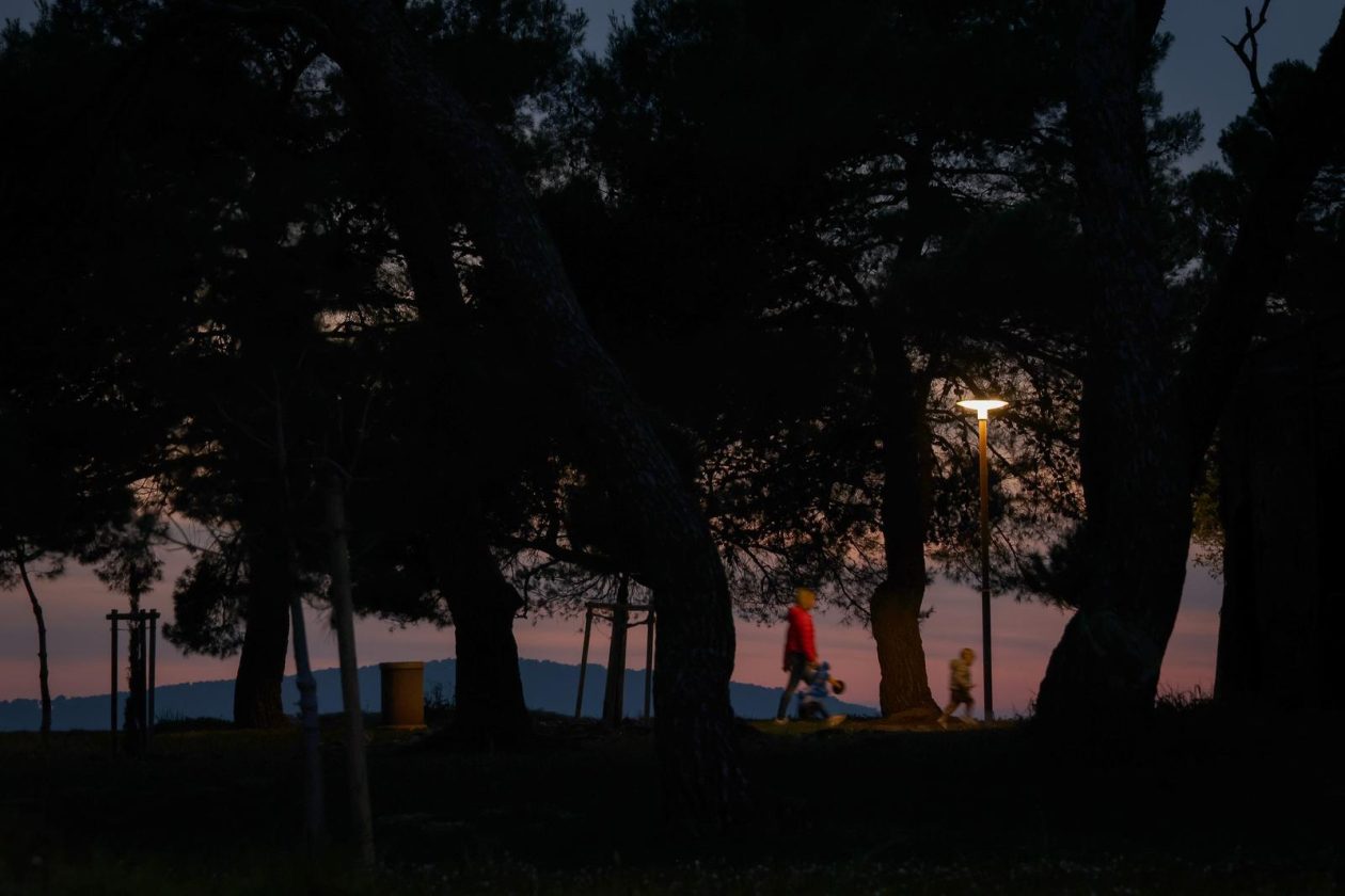 Večernja šetnja uz more djeca arbanasi punta bajlo borovi