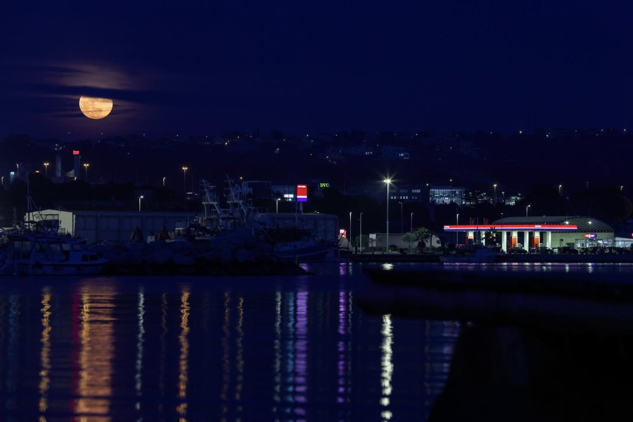 petrol pumpa gaženica ribarska luka mjesec