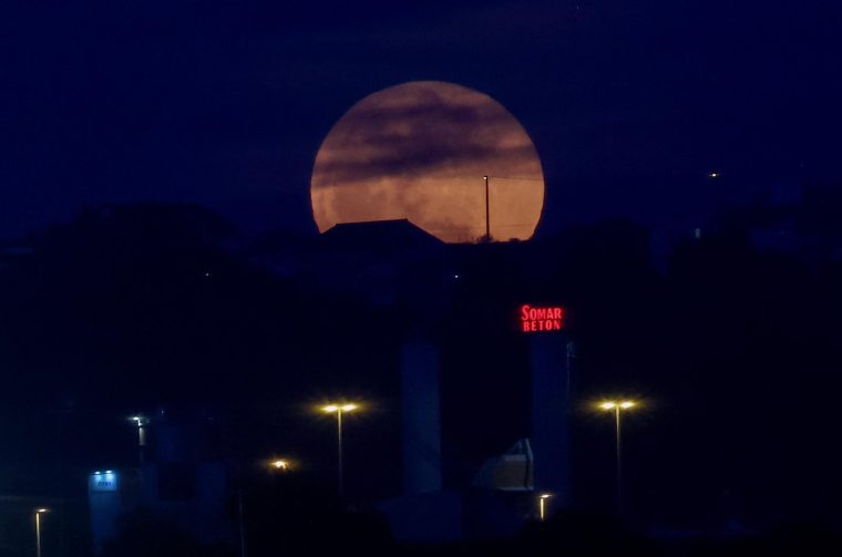 Zadar: Pun mjesec nad lukom Gaženica