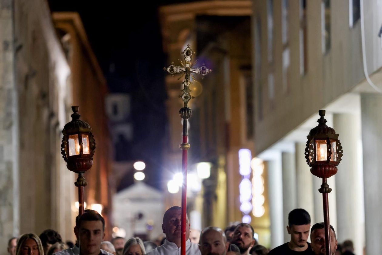 Zadar: Služba Muke Gospodnje u katedrali Sv. Stošije