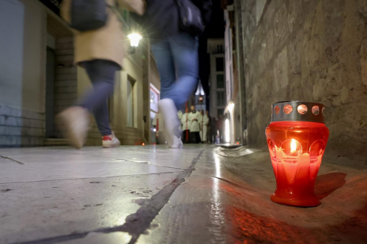 Zadar: Služba Muke Gospodnje u katedrali Sv. Stošije