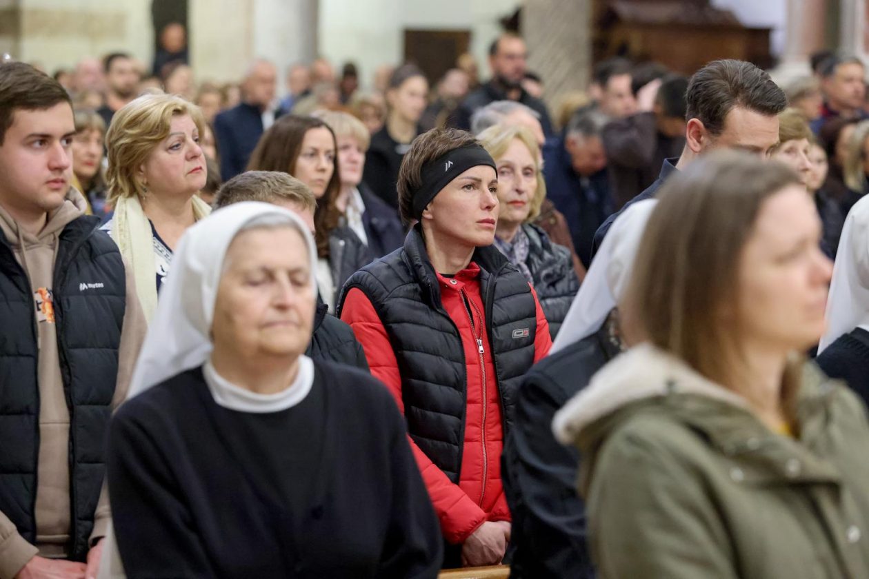Zadar: Služba Muke Gospodnje u katedrali Sv. Stošije