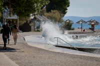 Zadar: Jesenski dan na plaži Kolovare Zadar: Jesenski dan na plaži Kolovare