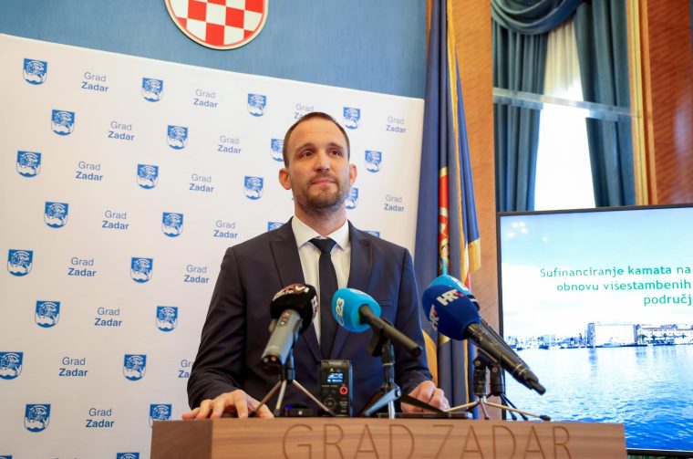 Zadar: Gradonačelnik Šime Erlić održao je konferenciju za medije