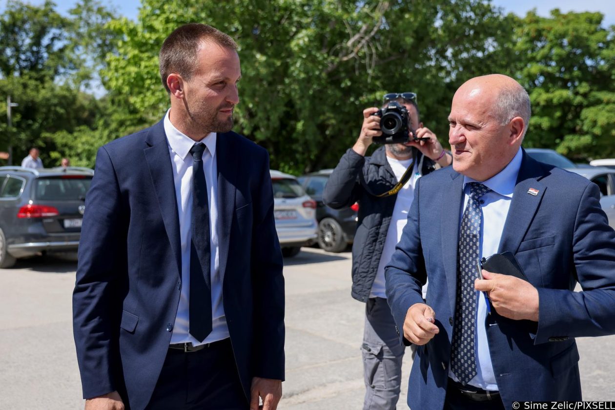 Zadar: Potpredsjednik Vlade i ministar prostornog uređenja, graditeljstva i državne imovine Branko Bačić boravo je u radnom posjetu Zadarskoj županiji